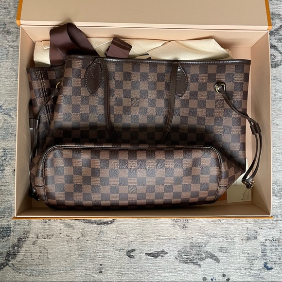 Louis Vuitton Handbags - Louis Vuitton Neverfull Bag